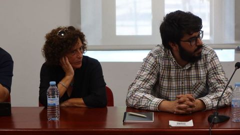 La concejala del BNG de Noia, Mari Insua, y el portavoz del grupo, Ricardo Suárez.