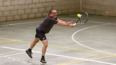 Los primeros enfrentamientos del torneo de tenis se disputaroneste martes y se prolongar�n hasta el s�bado. Todos los partidos se desarrollar�n en el pabell�n de Praia Xard�n.