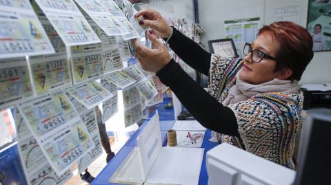 Nar�n Estrella Castrill�n. Pidi� una serie completa de la terminaci�n 13 porque la ten�a toda reservada.