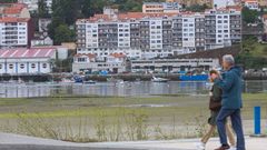 Vista de Pontedeume desde el otro lado de la ponte de Pedra
