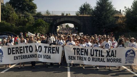Manifestacin celebrada en A Gudia el pasado 2 de agosto convocada por la plataforma Dereito ao tren