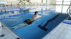 Interior de la piscina municipal situada en el barrio de A Pinguela