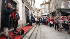 Xaime Toxo, presidente do Ateneo de Pontevedra, no acto de abril do 2023 para conmemorar a Revoluci�n dos Caraveis cantando o �Gr�ndola, vila morena�