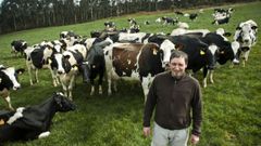 Andr�s Saavedra, en la granja Vidueiras, de O Ermo, en Ortigueira