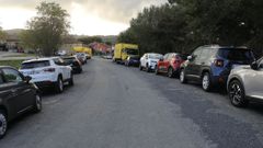 Estado de un vial paralelo a la carretera vieja de Lavacolla durante el puente de Todos los Santos