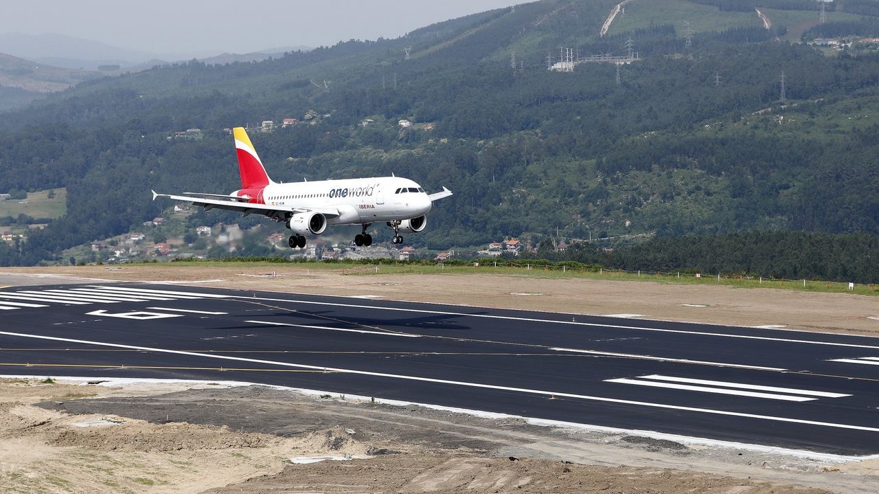 La Xunta reitera su intención de captar rutas tras la propuesta del Clúster de Turismo y ante las críticas de Caballero