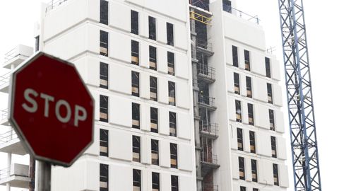 En la imagen, uno de los pocos edificios de vivienda libre que se est�n construyendo en Santiago en�estos momentos