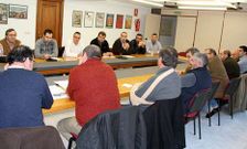 <span lang= es-es >En la casa socialista</span>. En la reuni�n con vecinos, el PSdeG anunci� que apoyar� una iniciativa legislativa popular para reclamar hemodin�mica, radioterapia y medicina nuclear en el HULA.