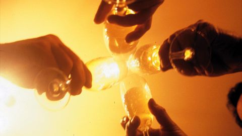 Imagen de un brindis.