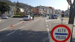 Controles como este, en el entorno de supermercados, los repetir� la Polic�a Local de Viveiro durante toda la Semana Santa