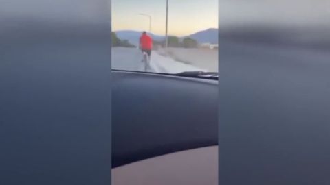 Roban un veh�culo y graban el atropello intencionado a un ciclista en Las Vegas