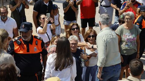 Los reyes visitan el punto de acogida de Villamanta, en Madrid