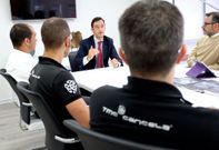 Directivos del Igape se interesaron por la marcha de la empresa asentada en Tordoia. 