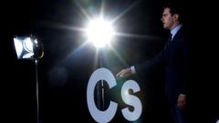 El l�der de Ciudadanos, Albert Rivera, en el acto previo a la reuni�n ordinaria del consejo general de su partido.