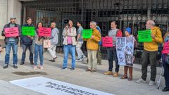 El colectivo reclama &laquo;un techo digno para todas&raquo;