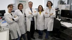 DE IZQ. A DCH. LOS INVSTIGADORES DEL INIB CRISTINA RUIZ, VALENTINA CALAMIA, PACO BLANCO, PATICIA FERNANDEZ, ELENA FERNANDEZ