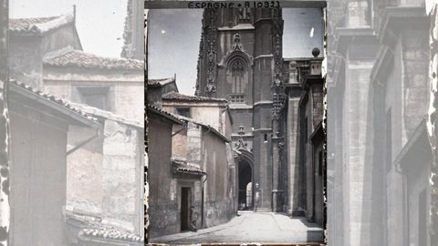 Parte inferior de la torre de la Catedral y el prtico visto desde el lateral. La imagen data de 1917