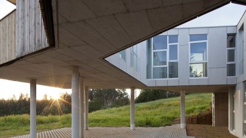 Vivienda. En esta categor�a hubo premio ex-aequo para una vivienda en Ourense realizada por Manuel Jorreto D�az, izquierda, y para otro en Abegondo (en la imagen), de Jorge �lvarez R�a, Jos� Carlos �lvarez Rodr�guez y Laura Arias Pardo (Estudio TerceroDerecha Arquitectos)