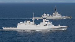 La Crist�bal Col�n, junto a la italiana Virginio Fasan, que concluy� su despliegue en el puerto de Catania