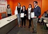 Carlota Rom�n, con los ganadores del concurso de escaparates.
