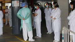 Trabajadores sanitarios en el Hospital Montecelo de Pontevedra durante la pandemia del covid-19