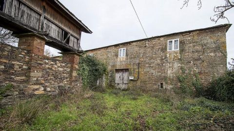 H�rreo y fachada de la Casa Grande de Fiolleda