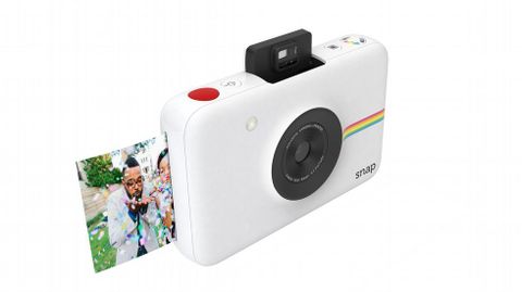 Polaroid snap touch | Impresin instantnea. Integra una mini impresora Zink que permite sacar en segundos copias formato 2x3 no solo tomadas con esta cmara, sino tambin con mviles y tabletas iOS y Android.