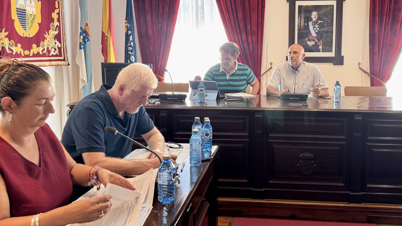 El PP abandona el pleno de A Pobra y el gobierno local aprueba el orden del día sin la oposición
