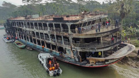 Imagen del ferri siniestrado en Bangladesh