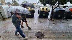 La primera borrasca del oto�o deja amarrada la flota de bajura en Vigo
