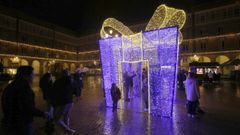 Animaci�n en las calles de la ciudad por el festivo