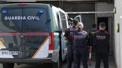 C.L.P., el lder del movimiento supremacista xenfobo Deport Them Now UE, a su llegada al juzgado de guardia de Matar (Barcelona).