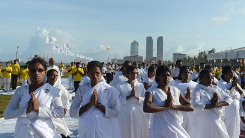 D�a Internacional del Yoga en Sri Lanka.