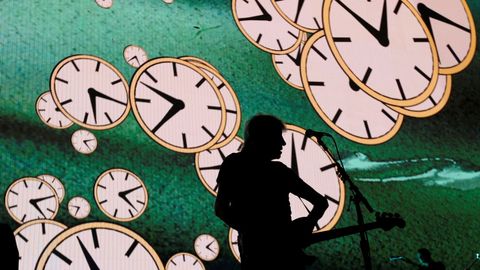 El m�sico Roger Waters durante su actuaci�n en el Staples Center de Los �ngeles