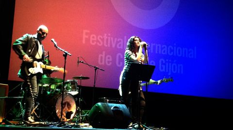 Blanca Romero, junto a Supersonora