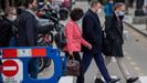 El presidente del Principado de Asturias, Adri�n Barb�n (2-d), el consejero de Salud, Pablo Fern�ndez Mu�iz (d), el director general de Salud P�blica, Rafael Cofi�a 