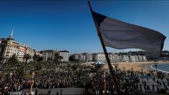Concentraci�n en San Sebasti�n en protesta por la muerte de un menor tras recibir una brutal paliza