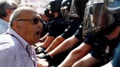 Tensa protesta de pensionistas a las puertas del Congreso