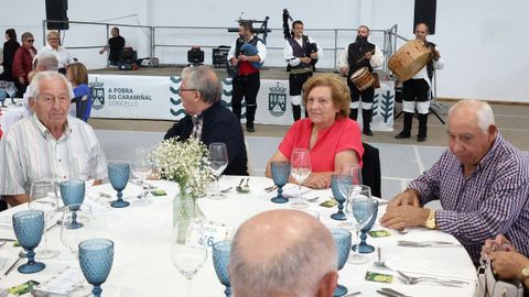 XANTAR DE CONFRATERNIDADE PARA AS PERSOAS MAIORES EN POBRA 2025