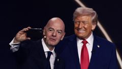 Gianni Infantino, presidente de la FIFA, y Donald Trump, presidente de Estados Unidos, en diciembre del 2025 en Washington