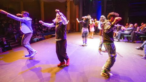 As� foi a festa da regueifa en Carballo, imaxe a imaxe, rima a rima