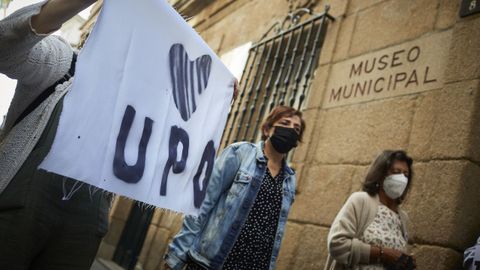 La plataforma en defensa de la Universidade Popular defiende su restitucin.