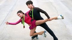 Alicia y �lvaro, de 13 y 17 a�os, son las grandes promesas del patinaje ribeirense.