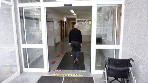 El centro de salud de Cuntis est� ubicado en el Espadenal