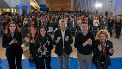 Judith Fern�ndez Novoa,�directora general de Ordenaci�n e Innovaci�n Educativa; Marta V�zquez Guzm�n, directora del Centro Gallego de Innovaci�n de la Formaci�n Profesional Eduardo Barreiros; Mar�a Jos� Bravo Bosch, Secretaria de la Universidade de Vigo; Alfonso Rueda, candidato a la presidencia por el PPdeG; Rom�n Rodr�guez, candidato por Pontevedra, y�Marisol Louro Lest�n, secretaria de los directivos de centros educativos y directora del Instituto Pluriling�e Ames, al finalizar el acto.