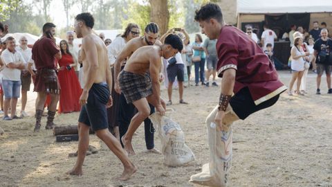 Juegos populares en la Festa do Esquecemento de Xinzo