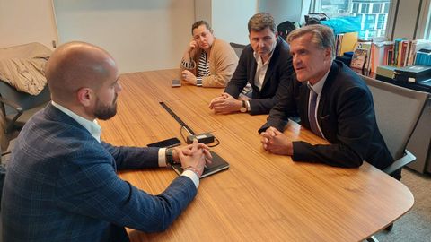 Ivn Puentes y Yoya Blanco, durante su encuentro con Juan Fernando Lpez Aguilar en Bruselas