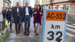 El presidente de la Xunta, Alfonso Rueda, y el alcalde de Carballo, Daniel P�rez, firmaron el convenio para la cesi�n de la avenida de Fisterra el 20 de noviembre del pasado a�o.
