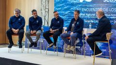 De izquierda a derecha,� Ezlant Gorostiza, del M.B The Ritz-Carlton Abama (Santa Cruz de Tenerife); Javier Olleros, de Culler de Pau (O Grove); Iv�n Dom�nguez, del restaurante Nado (A Coru�a); Josean Alija, del Nerua (Bilbao) y Benjam�n Lana, director de Vocento Gastronom�a, que organiza el Encuentro de los Mares.