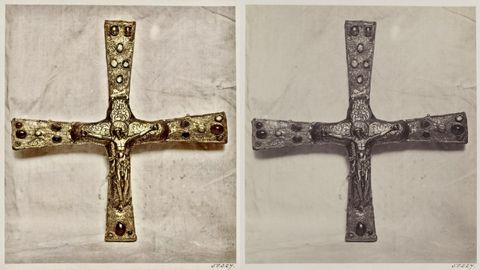 � dereita, a imaxe orixinal de 1867 tomada por Thurston Thompson . � esquerda tras ser tratada co programa de recuperaci�n da cor orixinal